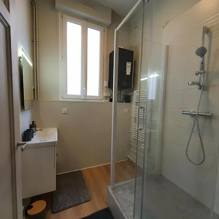 Vue Exceptionnelle Sur La Cathedrale, Standing Et Garage Prive Apartment