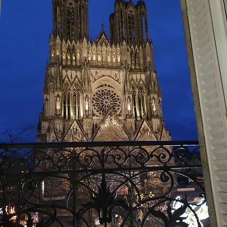 דירה Vue Exceptionnelle Sur La Cathedrale, Standing Et Garage Prive ריימס