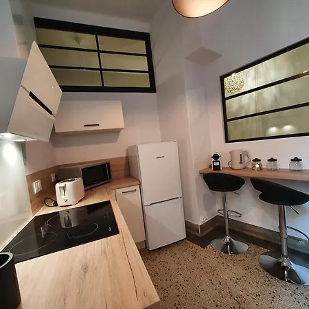 아파트 Vue Exceptionnelle Sur La Cathedrale, Standing Et Garage Prive *